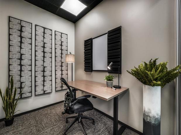 Images Lucid Private Offices - Uptown / Tanglewood