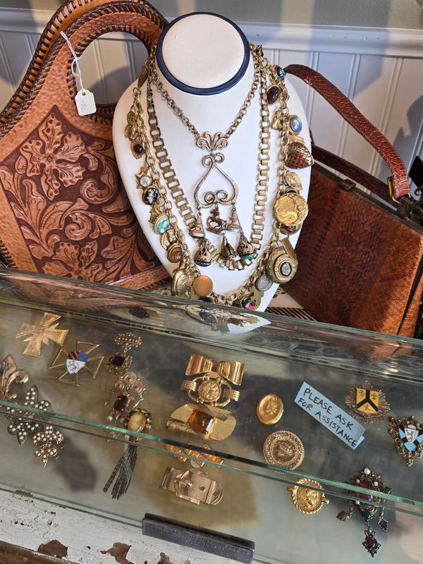 Images Estate Jewelers Ltd