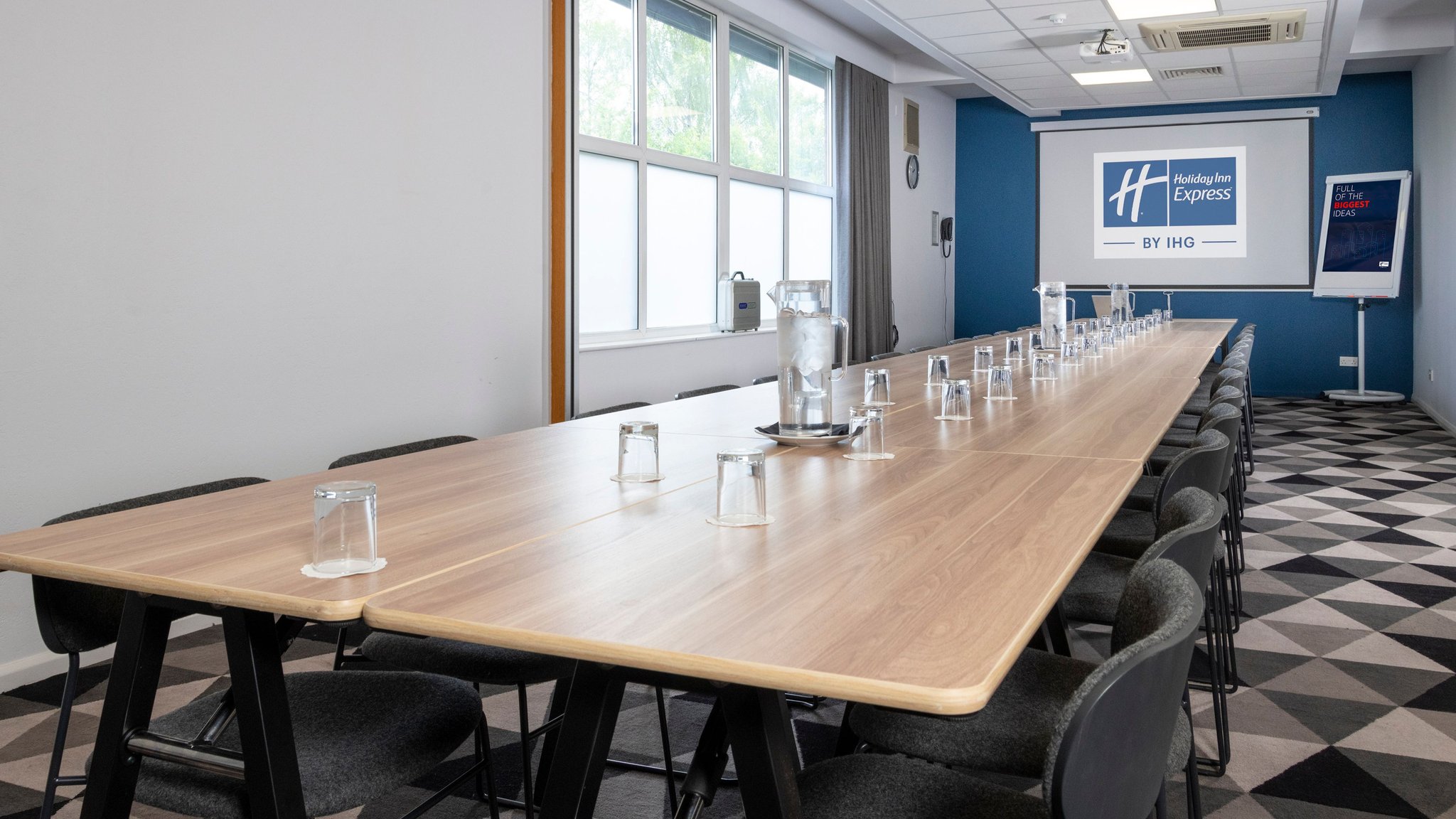 Images Holiday Inn Express Burton Upon Trent by IHG