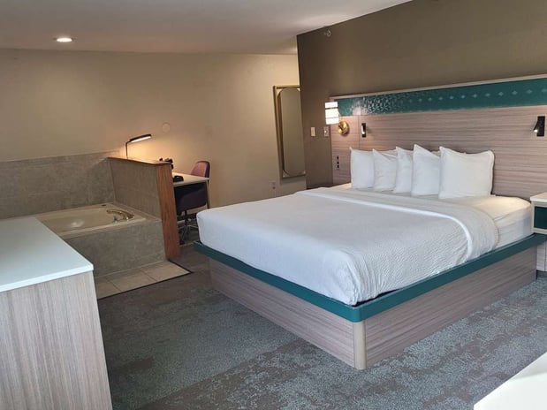 Images Best Western Plus Altoona Inn