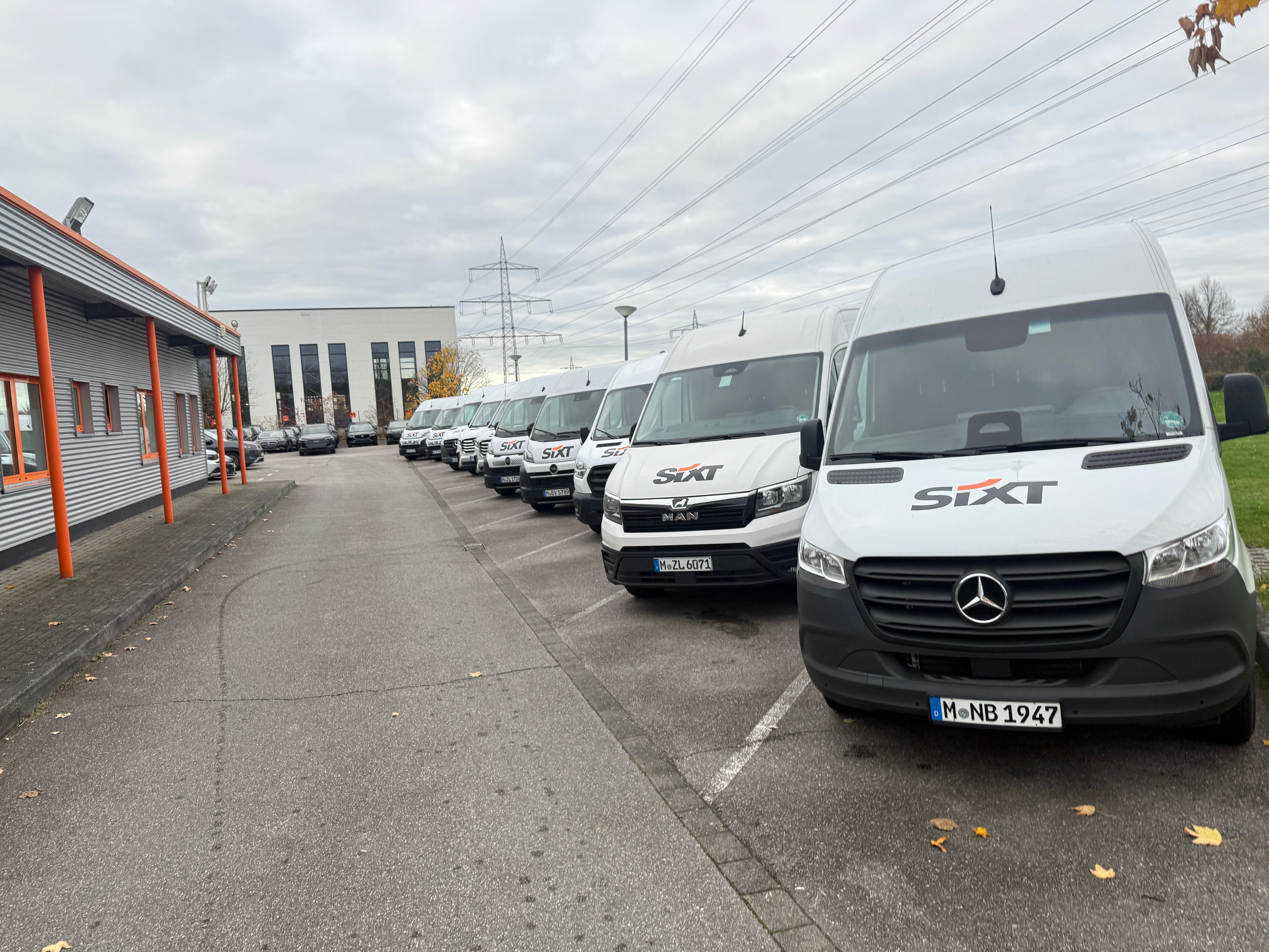 SIXT Mietwagen & Transporter mieten Köln Porz/Gremberghoven, Ettore-Bugatti-Str. 2 in Köln