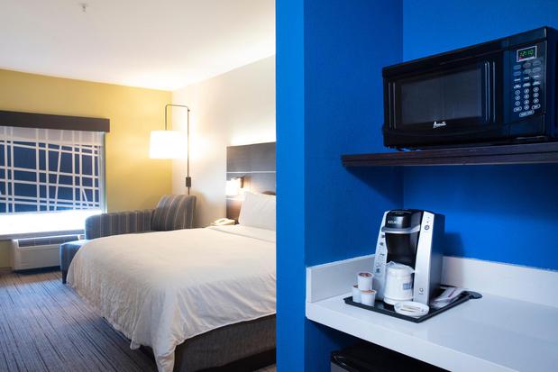 Images Holiday Inn Express & Suites Chester-Monroe-Goshen, an IHG Hotel