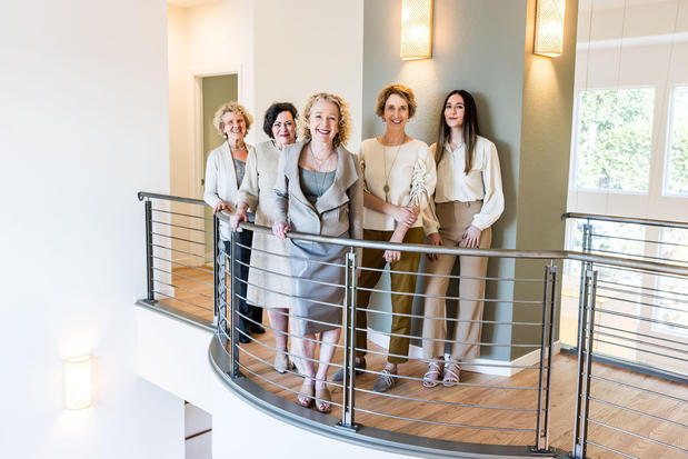 Images Anja Plowright, REALTOR | Anja + Co.