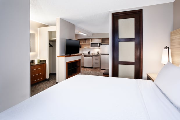 Images Candlewood Suites Cincinnati Northeast - Mason by IHG