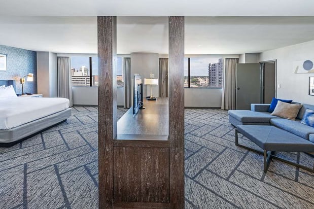 Images DoubleTree by Hilton Hotel Tulsa Downtown