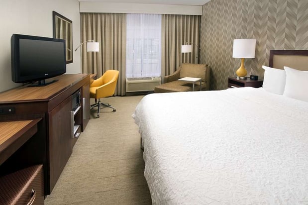 Images Hampton Inn Kansas City The Legends
