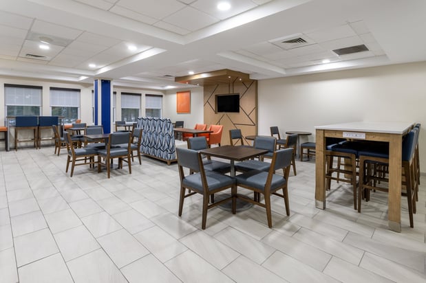 Images Holiday Inn Express & Suites Freeport - Brunswick Area by IHG