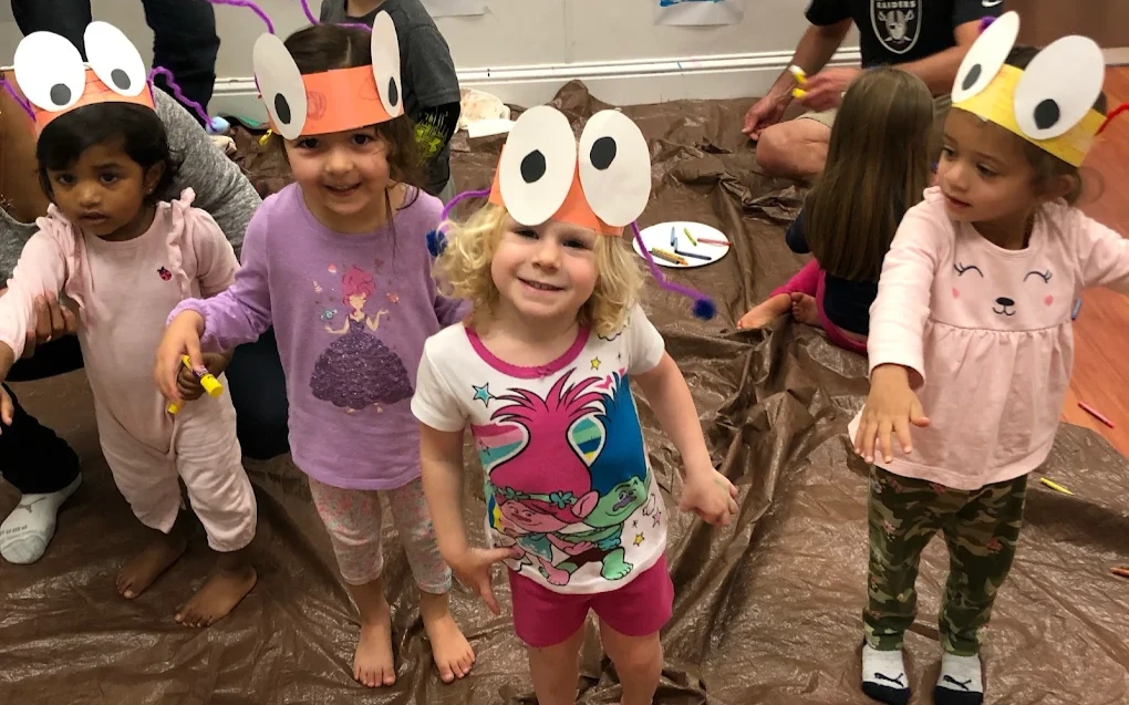 Every step, climb, and balancing attempt helps your child understand what their growing body can do. Our childhood development classes in Pleasanton make skill-building exciting through age-appropriate challenges and hands-on play.