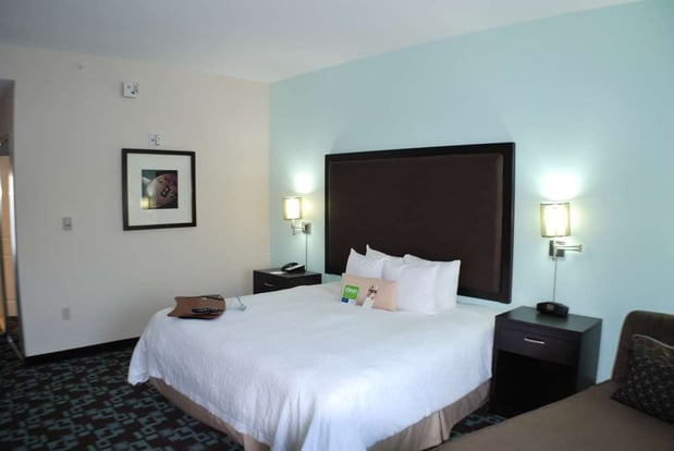 Images Hampton Inn & Suites Nashville @ Opryland