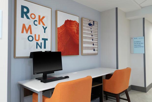 Images Holiday Inn Express Rocky Mount – Sports Center by IHG
