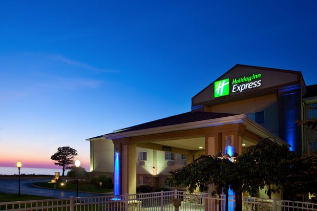 Images Holiday Inn Express & Suites St. Joseph Lakefront by IHG