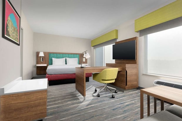 Images Hampton Inn & Suites Durham University Medical Center