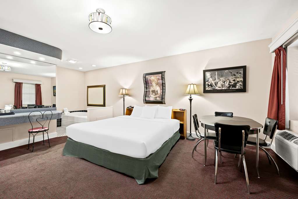 Marilyn Suite