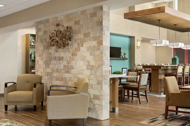 Images Hampton Inn & Suites Minooka