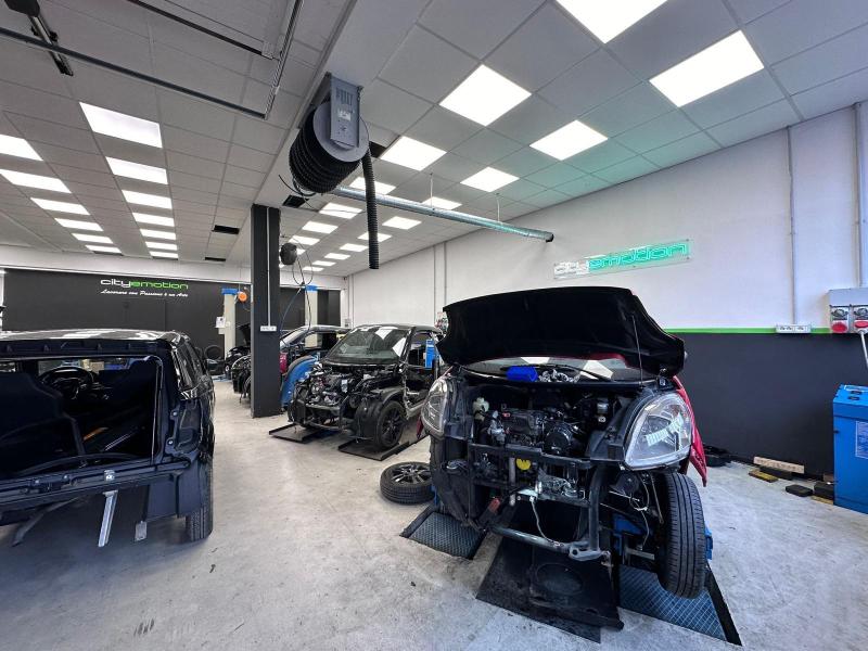 Images Officina e Carrozzeria Minicar - Cityemotion