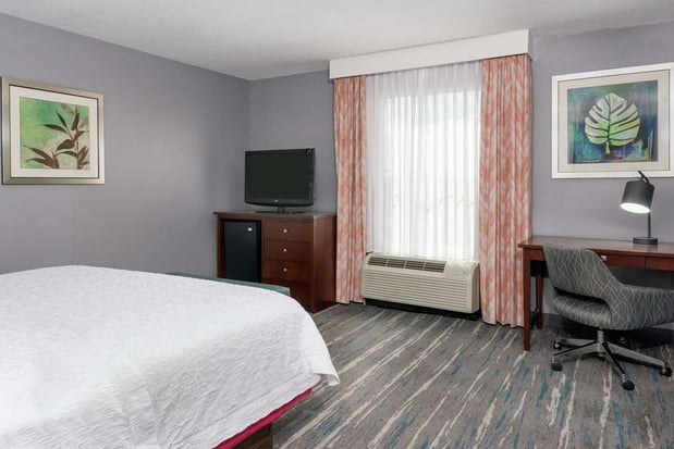 Images Hampton Inn & Suites Orlando Airport @ Gateway Village