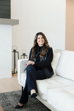 Images Aimee Groeschner REALTOR