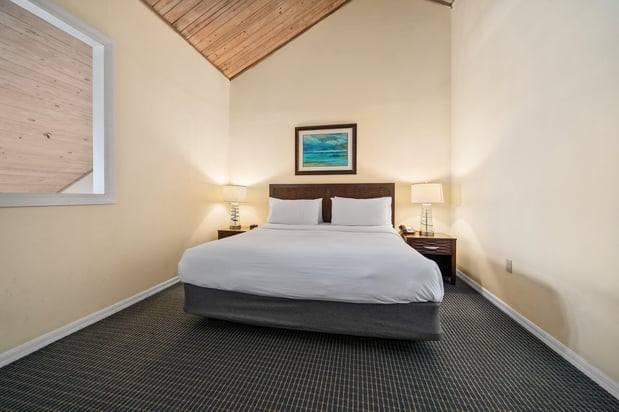 Images Holiday Inn & Suites Clearwater Beach S-Harbourside by IHG