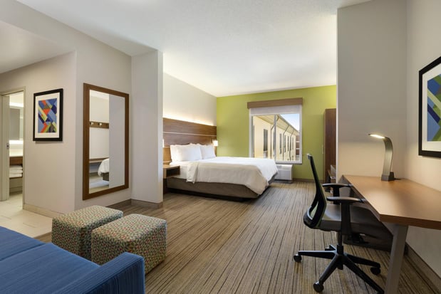 Images Holiday Inn Express & Suites Opelika Auburn by IHG