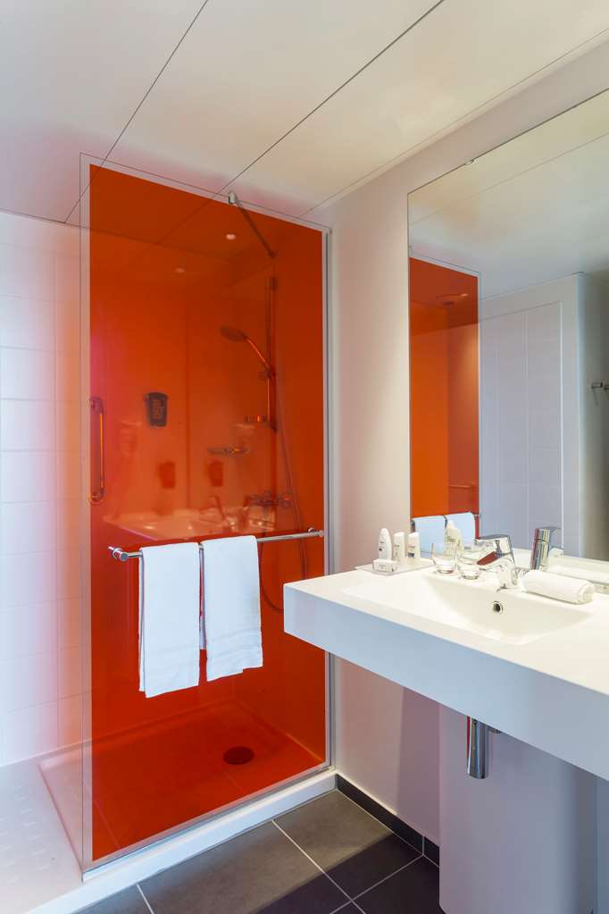 Guest Room Bath Park Inn by Radisson Lille Grand Stade Villeneuve-d'Ascq 03 20 64 40 00