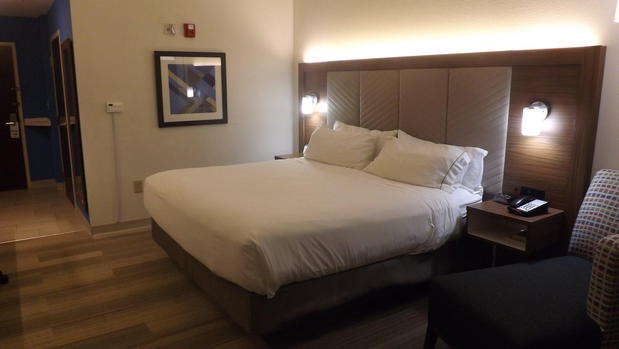 Images Holiday Inn Express & Suites Dyersburg, an IHG Hotel