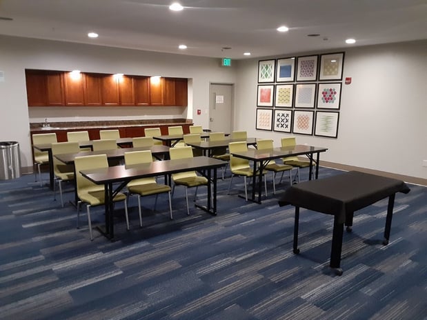 Images Holiday Inn Express & Suites Lincoln Airport by IHG