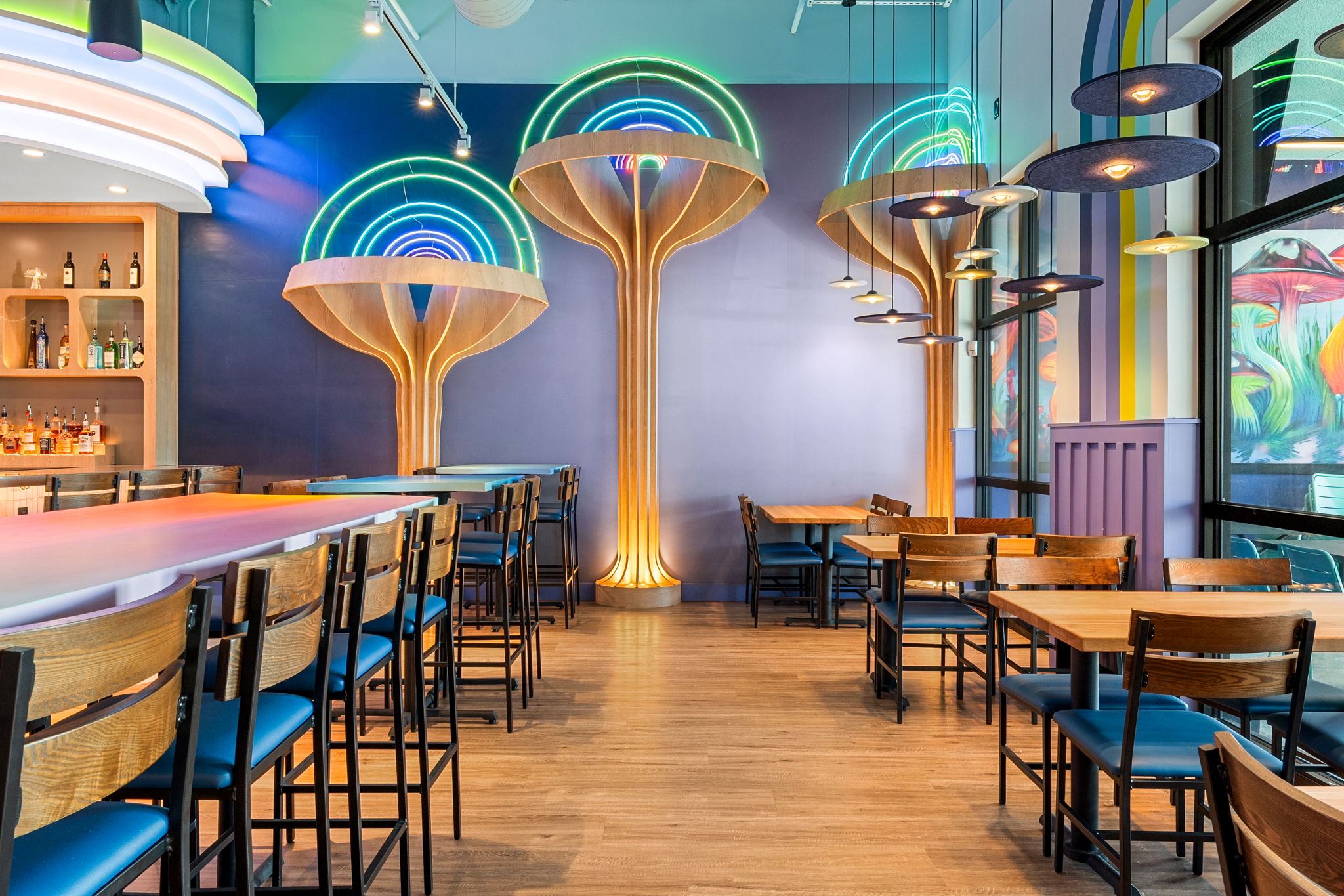 mellow mushroom interior dining room