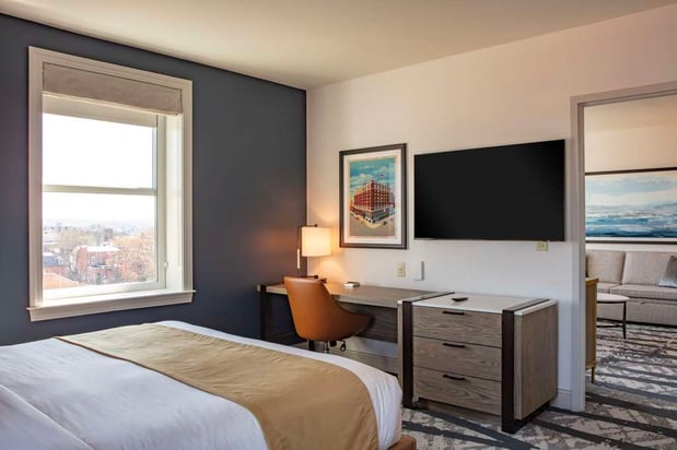 Images The Yorktowne Hotel, Tapestry Collection by Hilton