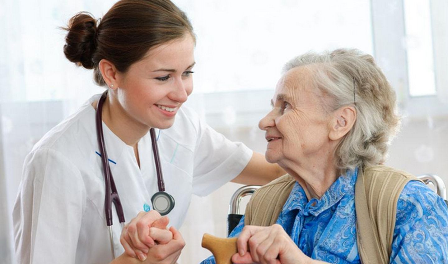 No senior care center can compare to Alas Compassion of Caregivers in Carlsbad, Vista, Encinitas and Oceanside, CA. They have a highly experienced staff who want their guests to feel at home. Many families trust this assisted living facility to care for their loved ones, and their glowing reviews show that they are happy with the amount of care their family members are receiving.