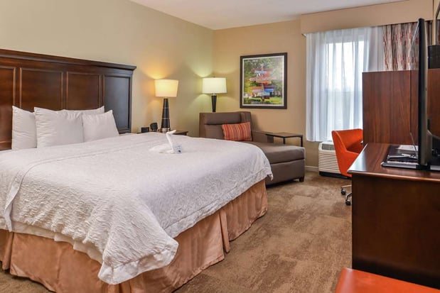 Images Hampton Inn & Suites Charlotte-Arrowood Rd.