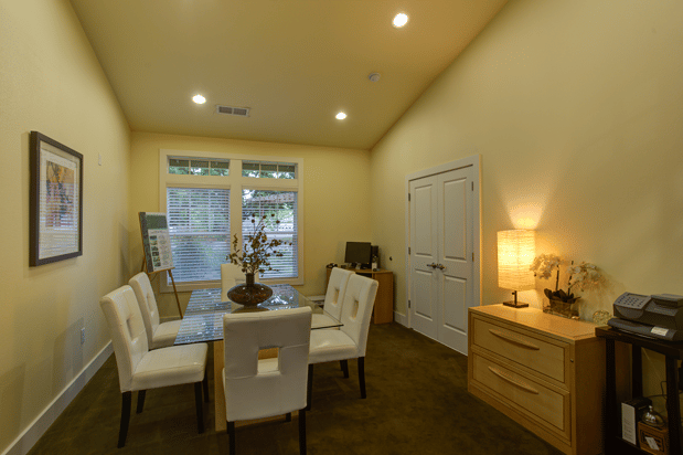 Images Commons at Hawthorn Village Apartments