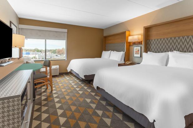 Images Holiday Inn Rockford(I-90&Rt 20/State St) by IHG