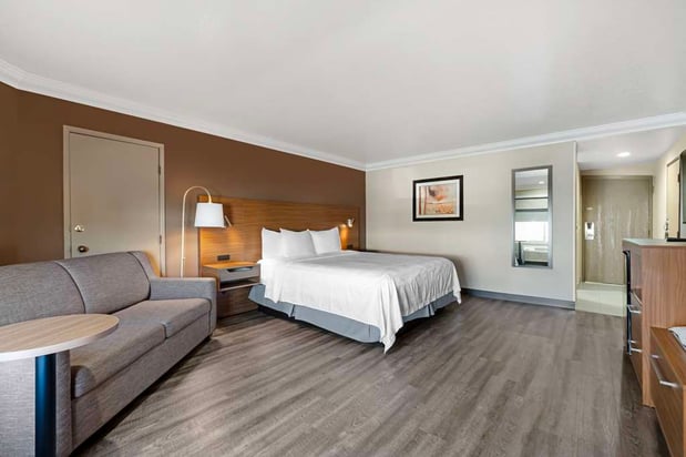 Images Best Western Plus Newport Mesa Inn