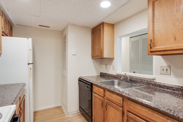 Images Vantage Pointe West Apartment Homes