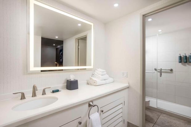 Images DoubleTree by Hilton San Diego Bayside