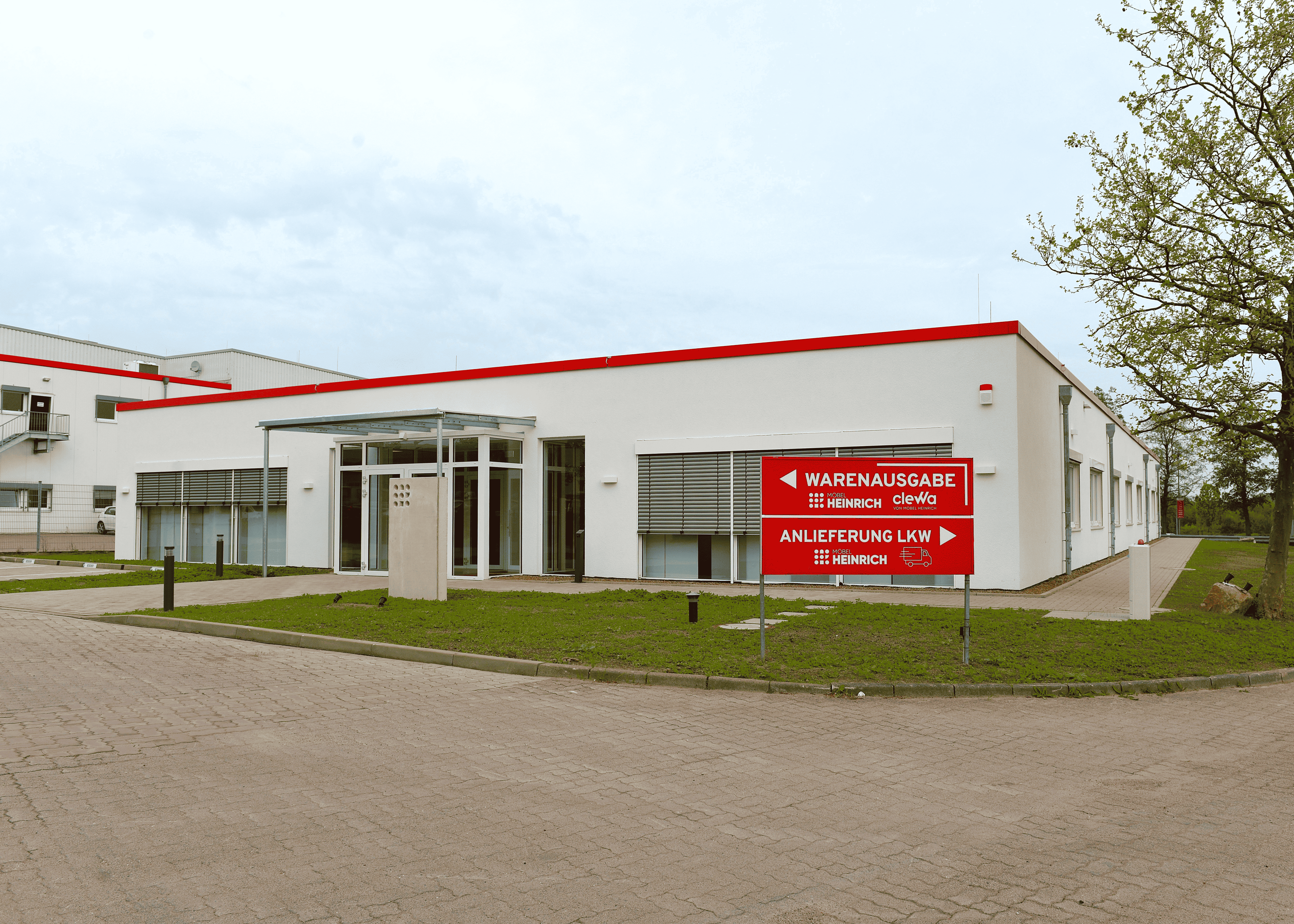 Möbel Heinrich Zentralverwaltung & Lager, Dülwaldstraße  1 in Stadthagen
