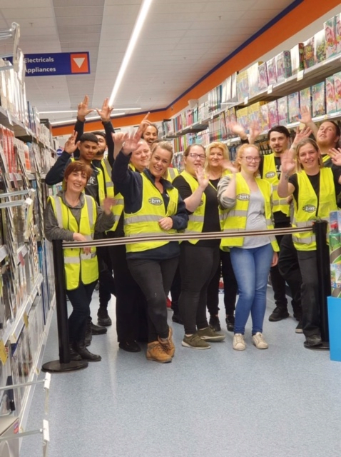 To celebrate the opening of their new store in Wolverhampton, staff organised for one lucky shopper to enjoy a trolley dash around the B&M Mander Centre store!