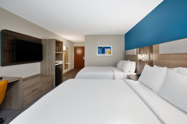 Images Holiday Inn Express & Suites Grand Rapids-North by IHG