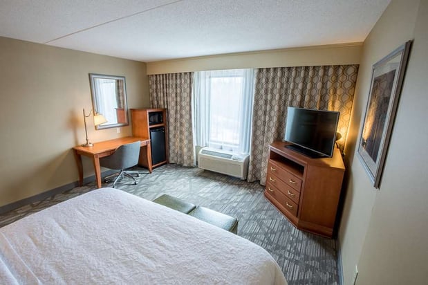 Images Hampton Inn & Suites Tilton