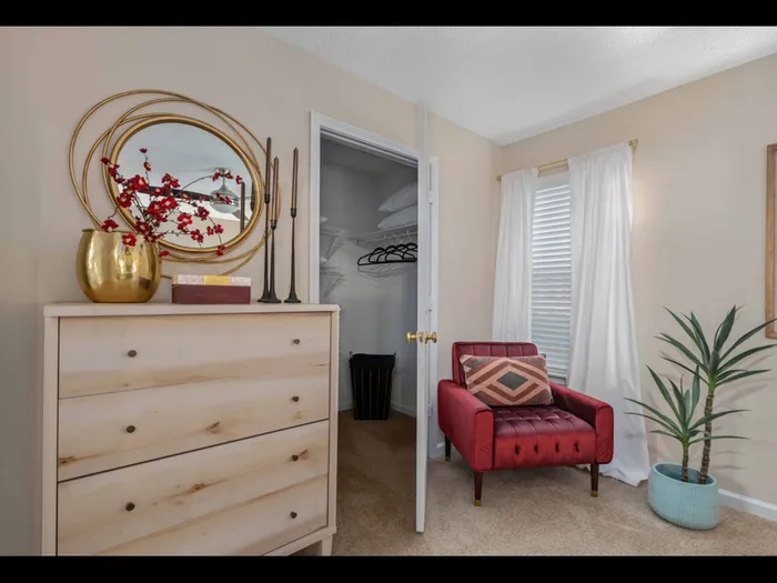 The Lakes Apartments Image