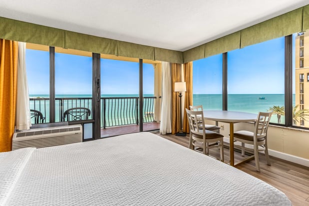 Images Holiday Inn & Suites Clearwater Beach by IHG