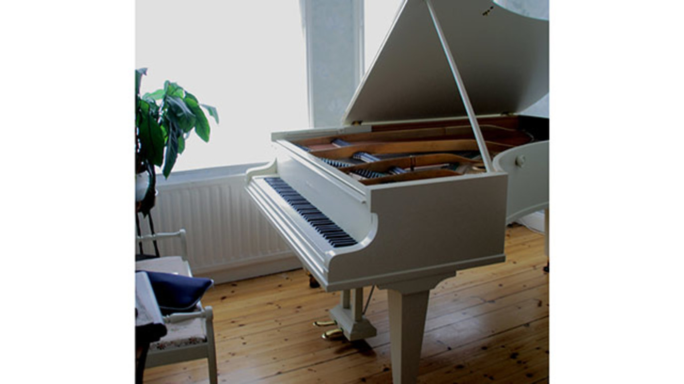 Images Roberts pianoteknik & flygelservice