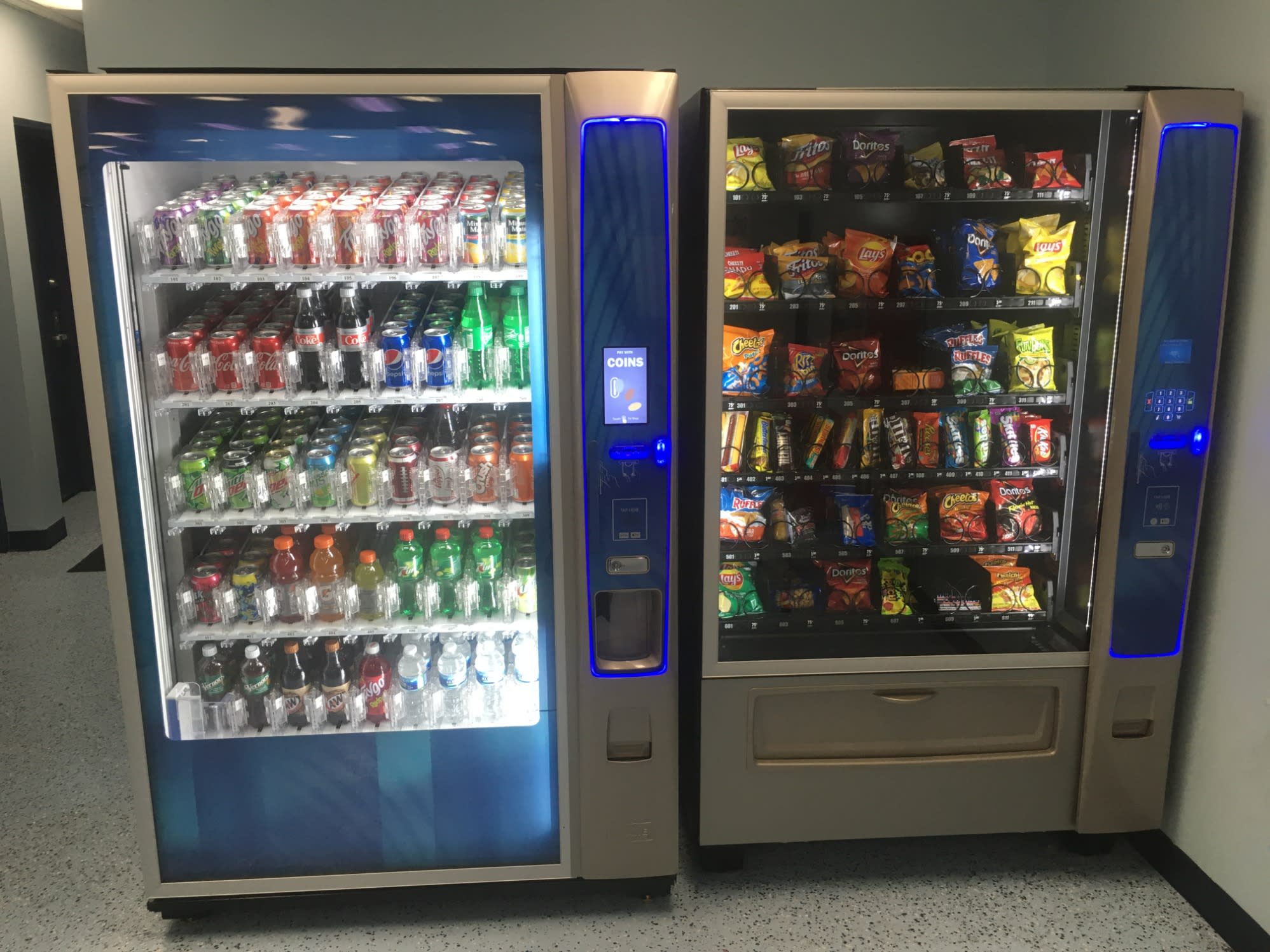 DRINK AND SNACK VENDING MACHINES Coin Laundry Express Flint (810)787-0610