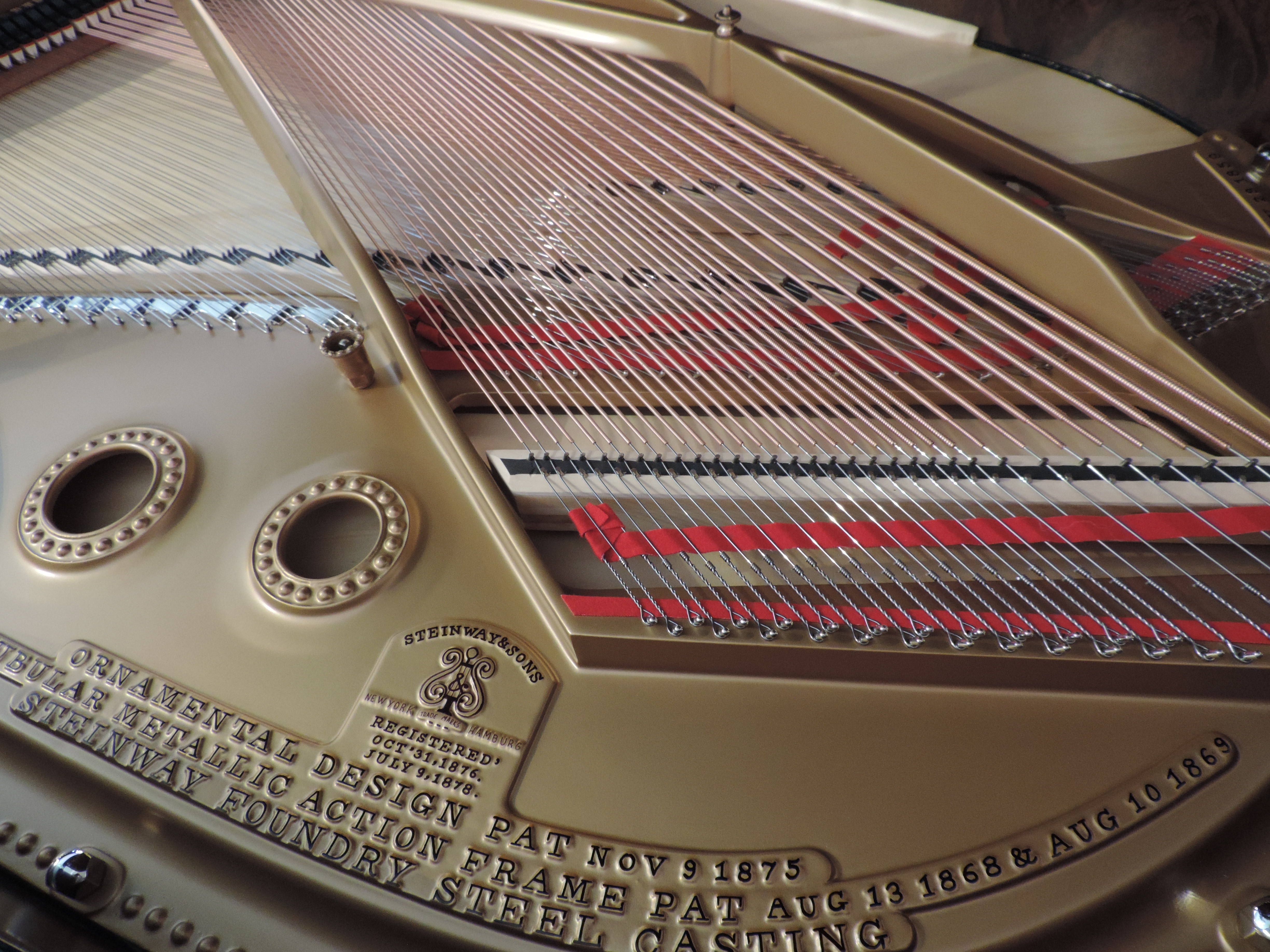 Bilder Heutschi Piano AG