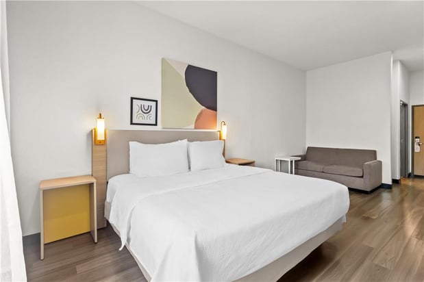 Images Spark by Hilton Houston Hobby Airport