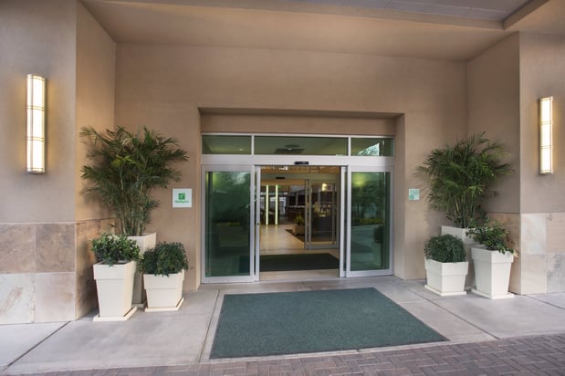 Images Holiday Inn & Suites Scottsdale North - Airpark by IHG