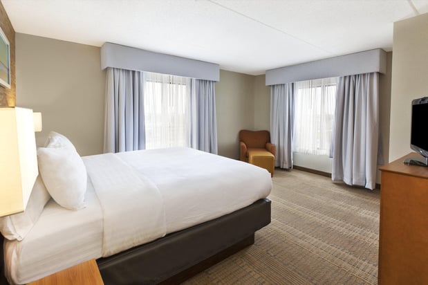 Images Holiday Inn & Suites Bolingbrook by IHG