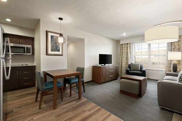 Images Homewood Suites by Hilton Kansas City-Airport
