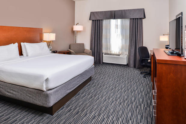 Images Holiday Inn Express & Suites York, an IHG Hotel