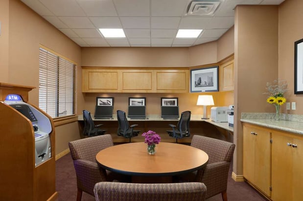 Images Embassy Suites by Hilton Kansas City International Airport